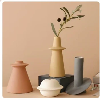 Керамическая ваза для сухих цветов в скандинавском минимализме, креативное оформление цветочной композиции Изображение