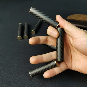 Трансграничная новая игрушка Amazon EDC с кончиком пальца, гироскоп для взрослых, декомпрессионный магнитный металл из углеродного волокна, три секции Изображение