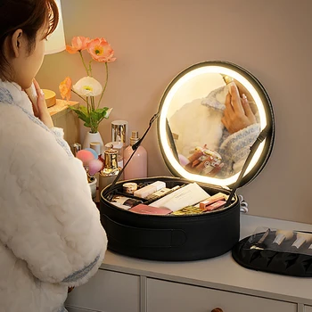 Умная светодиодная косметичка с зеркалом Большой емкости, Профессиональная Водонепроницаемая косметичка из искусственной кожи для путешествий, Женская сумка для хранения 2023 Новинка Изображение